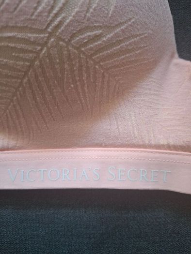 Victoria Secret Bras (6) .. 8.00 euro each or all 6 for 35.00 euro