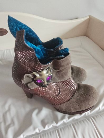 Rare Vintage Irregular Choice Bronze Brown Booties