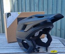 fox dropframe bike helmet