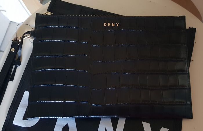 New Dkny Large Wristlet Bag