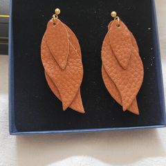 leather earrings
