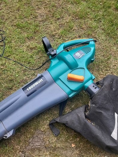 leaf blower