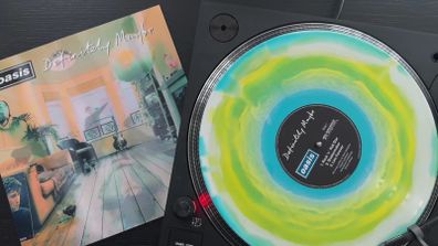 Oasis - Definitely Maybe 30th Anniversary Tri-Coloured Vinyl, Lenticular Sleeve, Rare, Limited, OOP, Hand Numbered,'Live 25, Collectors Item, Blood Records Exclusive