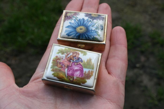 Vintage Pill boxes (22 each)