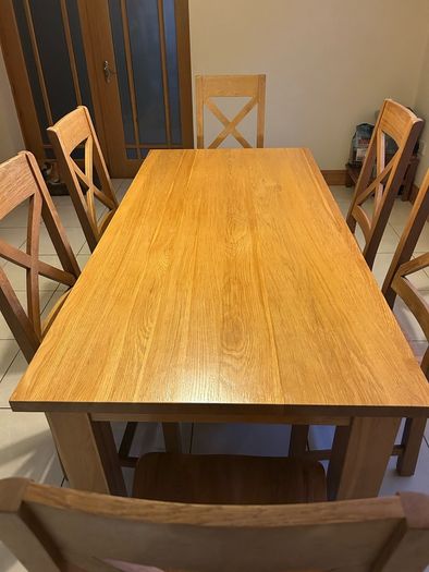 Solid oak dining table with 6 chairs