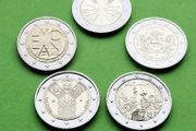 Commemorative Uncirculated 5 x 2 Euro coins.