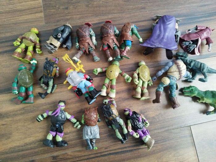 toys,