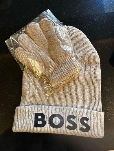 Child's hat and gloves sets