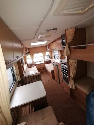 Swift Charisma Caravan