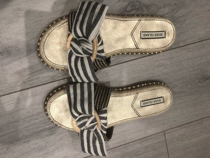 River island sandals