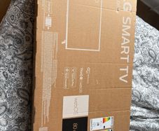 32" Lg TV (smart tv)