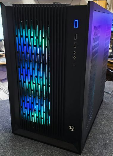 Lianli Air Ryzen 7 9800x3d Rx 9070 Xt Gaming Pc