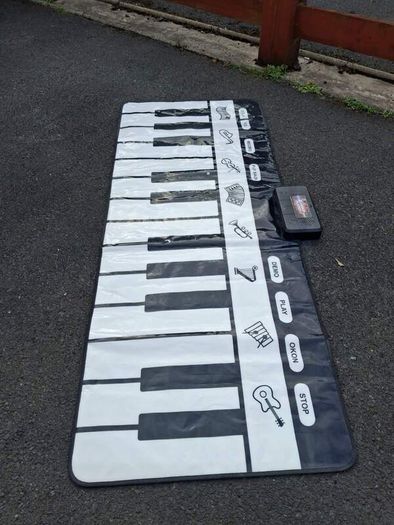 Floor keaboard for todlers
