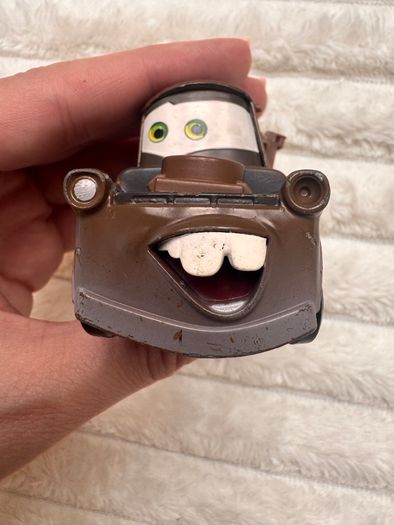Disney Pixar Cars Radiator Springs Tow Mater Truck Diecast Metal Vehicle approx. 9.5 cm. length one of the back wheels is not working usad Please see photos
