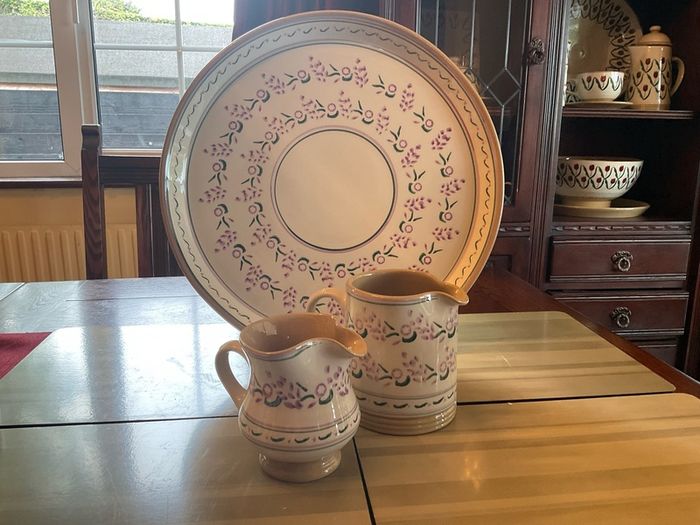 Nicholas Mosse Lavender  FURTHER REDUCED.  Washington Creek USA , a set if two jugs , a 4 inch creamer and a four and a  half inch cylinder jug