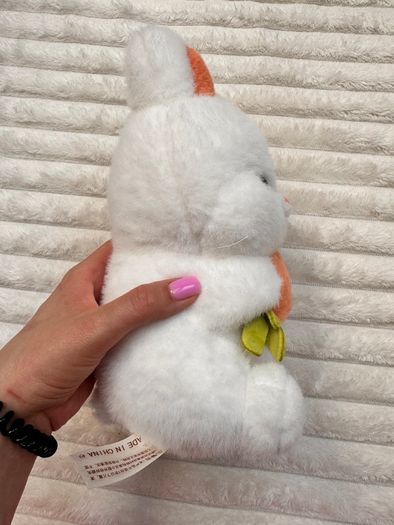 White Bunny Plush with Carrot approx. 25 cm. Used Please see photos