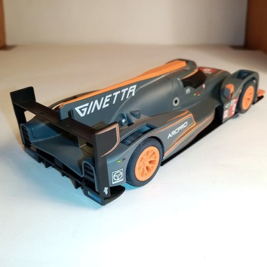Scalextric Ginetta G60-LT-P1 #9 Slot Car (Le Mans 24hr endurance touring)