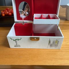 Vintage Jewellery  Music  Box