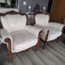 Beautiful 3 piece vintage suite Image 2