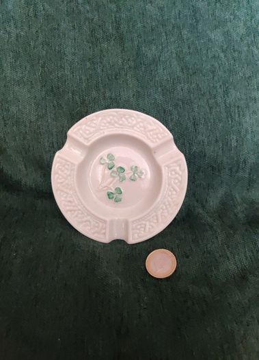 Beellek ashtray