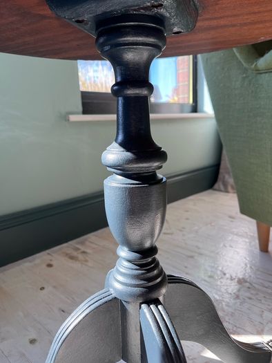 Victorian style round lamp side table