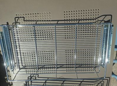 Wardrobe wire basket