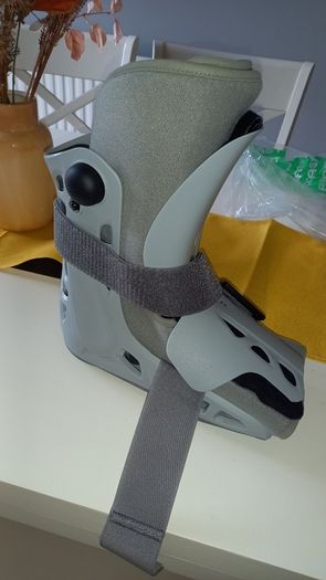 Orthopedic  boot  AIRCAST  Aircast AirSelect