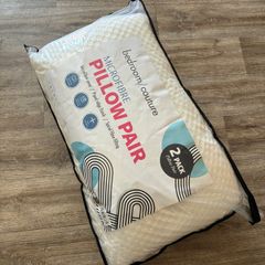 2 Microfibre Pillows