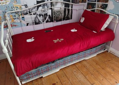 Free Trundle Bed