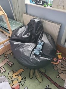 Beanbag (black leather)