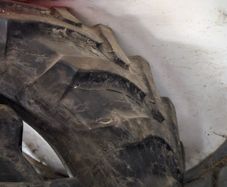 Tracror tires 48070-R34