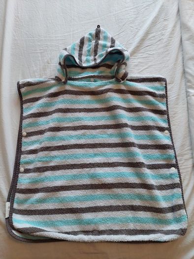 ALDI (Kirkton House) Hooded Towel