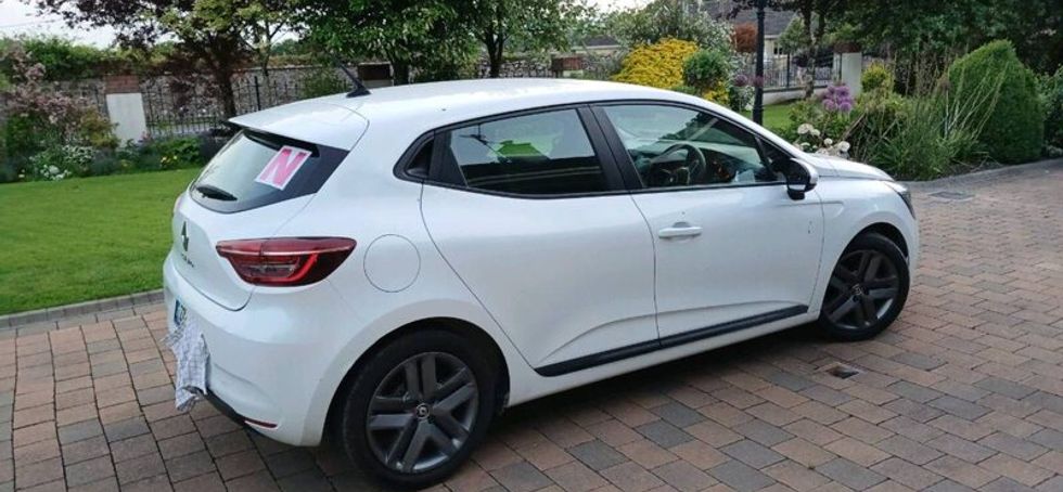 Renault  Clio.  1.0 L