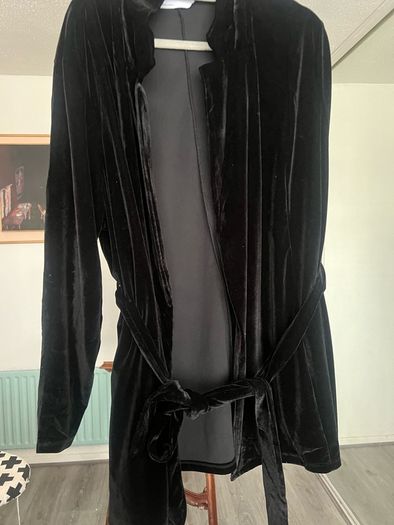 Ladies Size 22 soft Black Velvet Jacket with tie belt