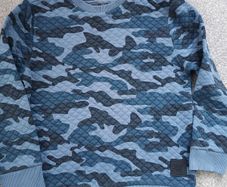 boy's jumper. Age 7/8