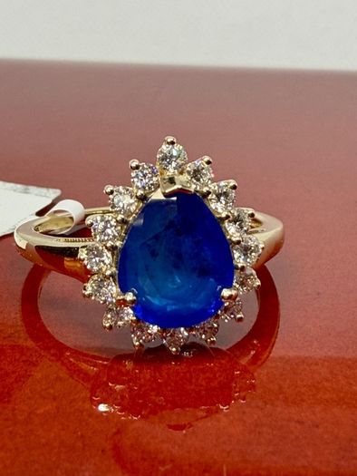 Diamond LUXURIANT Premium Vietnamese Cobalt Blue Spinel and Lab Grown Diamond Ring