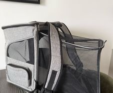 Expansible pet carrier