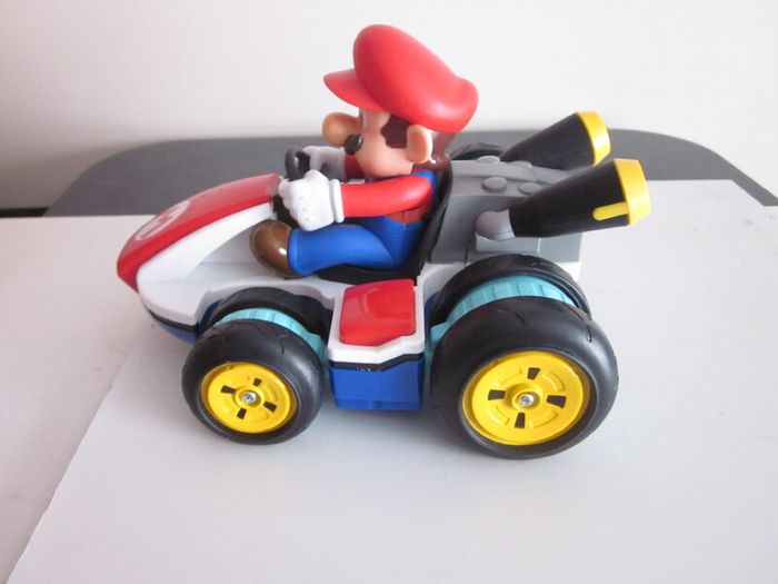 Nintendo Mario Kart 8 Anti Gravity RC Racer Remote Control Car