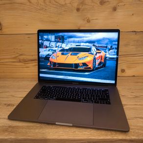 Apple MacBook Pro 15" 2018 / 512GB SSD / Warranty /