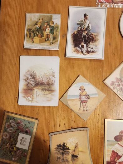 Beautiful Set Of 25 Reproduction  Vicorian Greeting Cards Of The Period 1860-1890 In Presentation Box. In Very Good Condition.