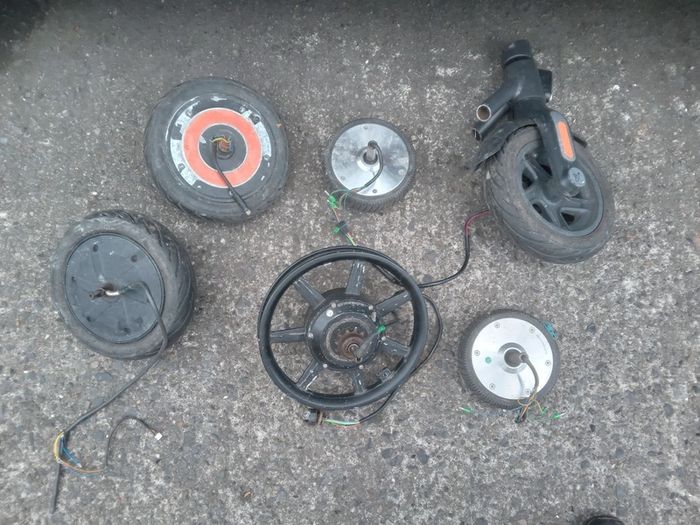 Electric scooter wheels