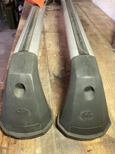Toyota Avensis Roof Bars
