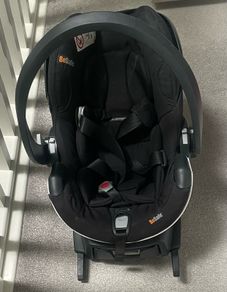 BeSafe iZi Go Infant Car Seat + ISOFIX Base