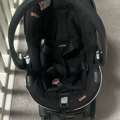 BeSafe iZi Go Infant Car Seat + ISOFIX Base