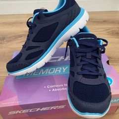 sketchers size 4