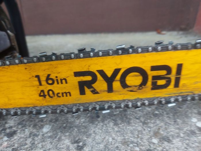 RYOBI 40cc, 112db, 16 inch, Petrol Chainsaw, in very good condition