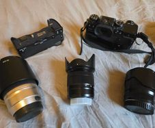 Fujifilm X-H1, grip and lenses