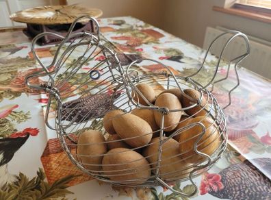 Chrome plated Chicken/hen shaped wire basket