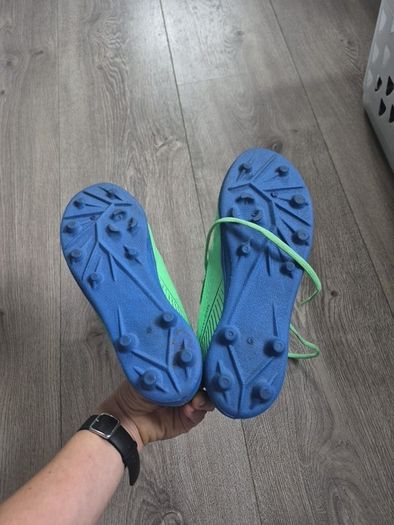 kids football boots size UK4