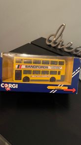 Corgi Classics C675/6 Metrobus Yorkshire Traction FastLink Model 1:64 (1)